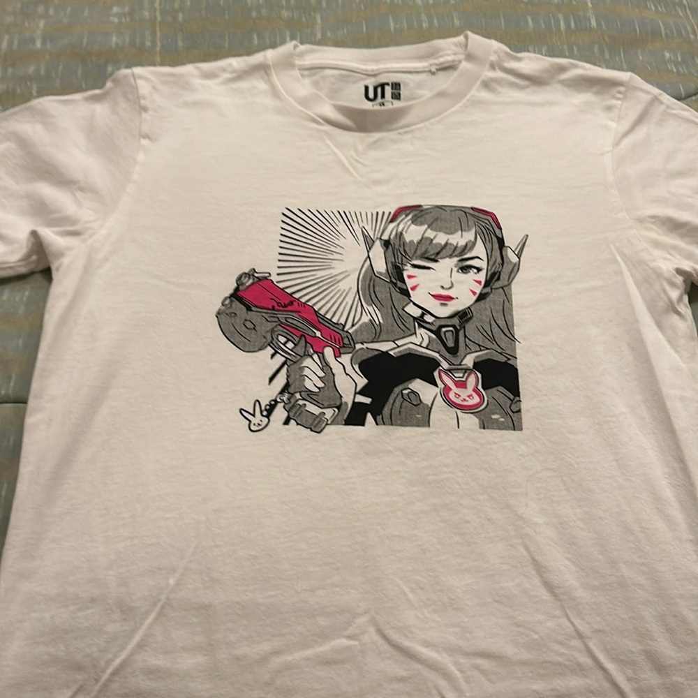uniqlo overwatch d.va graphic t-shirt